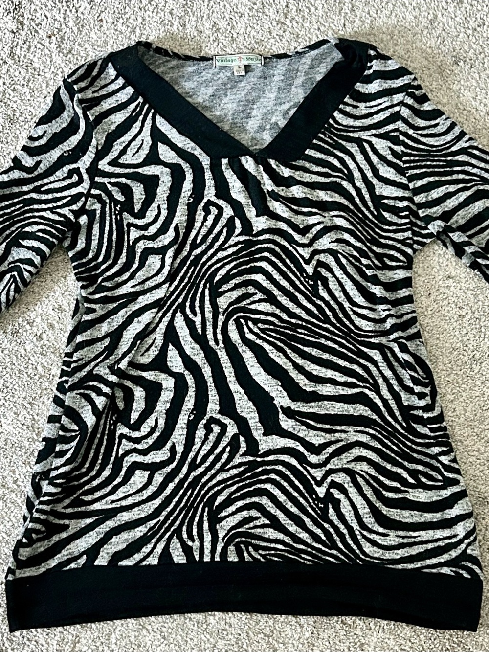Y2K Vintage Suzie Black & Gray Knit Top
